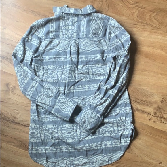 Target Merona v-neck button up - Picture 5 of 6